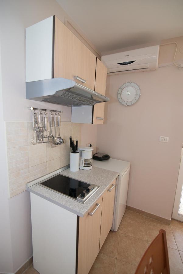 Apartments With A Parking Space Punta Kriza, Cres - 8082 Exterior photo